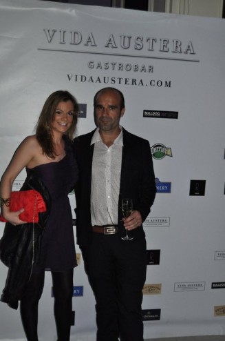 Guillermo Lopez y Patricia Estalrich Vida Austera Fotocall